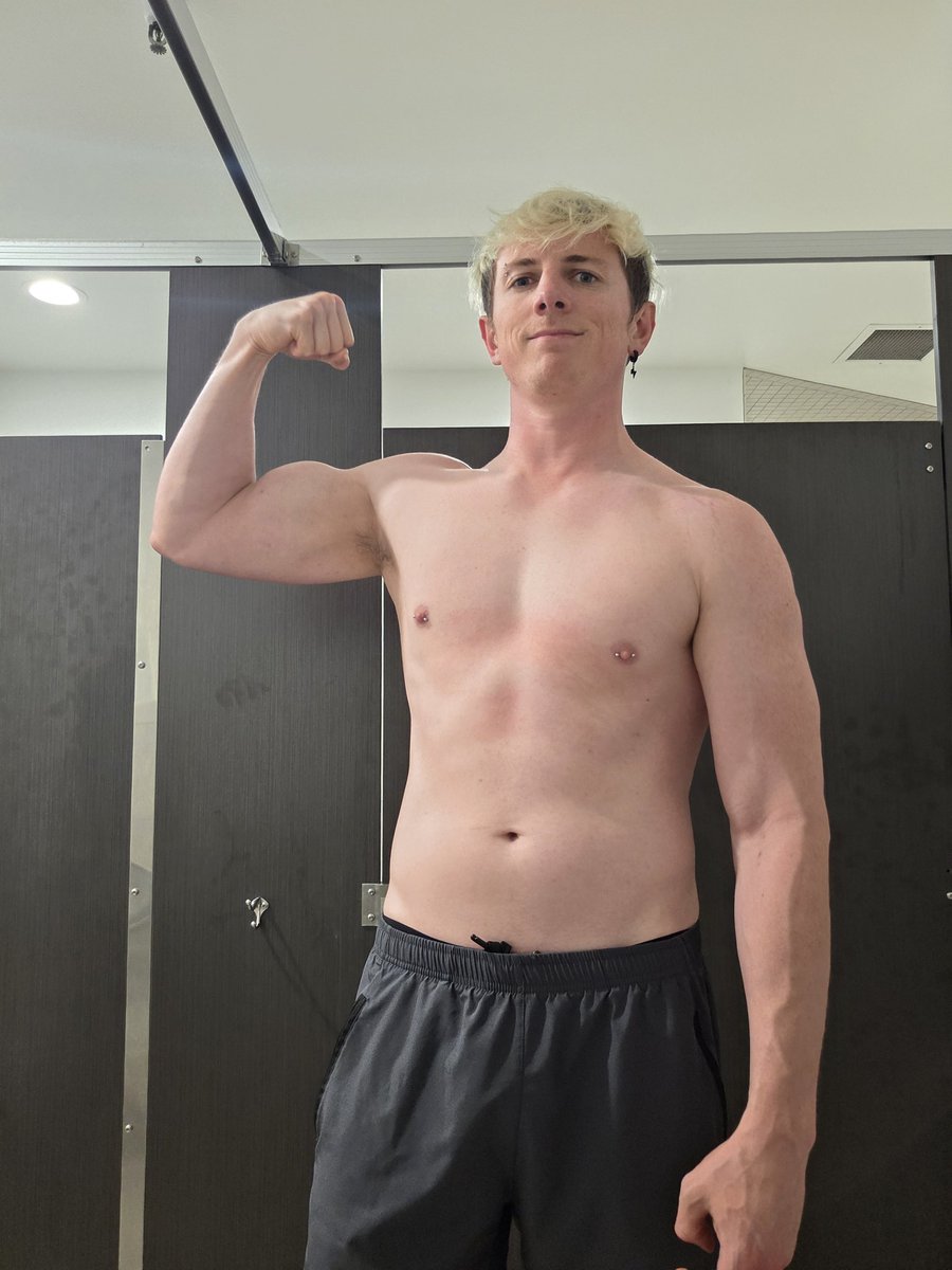 DerekDanielsXXX's tweet photo. Can I put you in top jail?

#musclegay #gayfit #musclebottom https://t.co/6CdpC13U5n