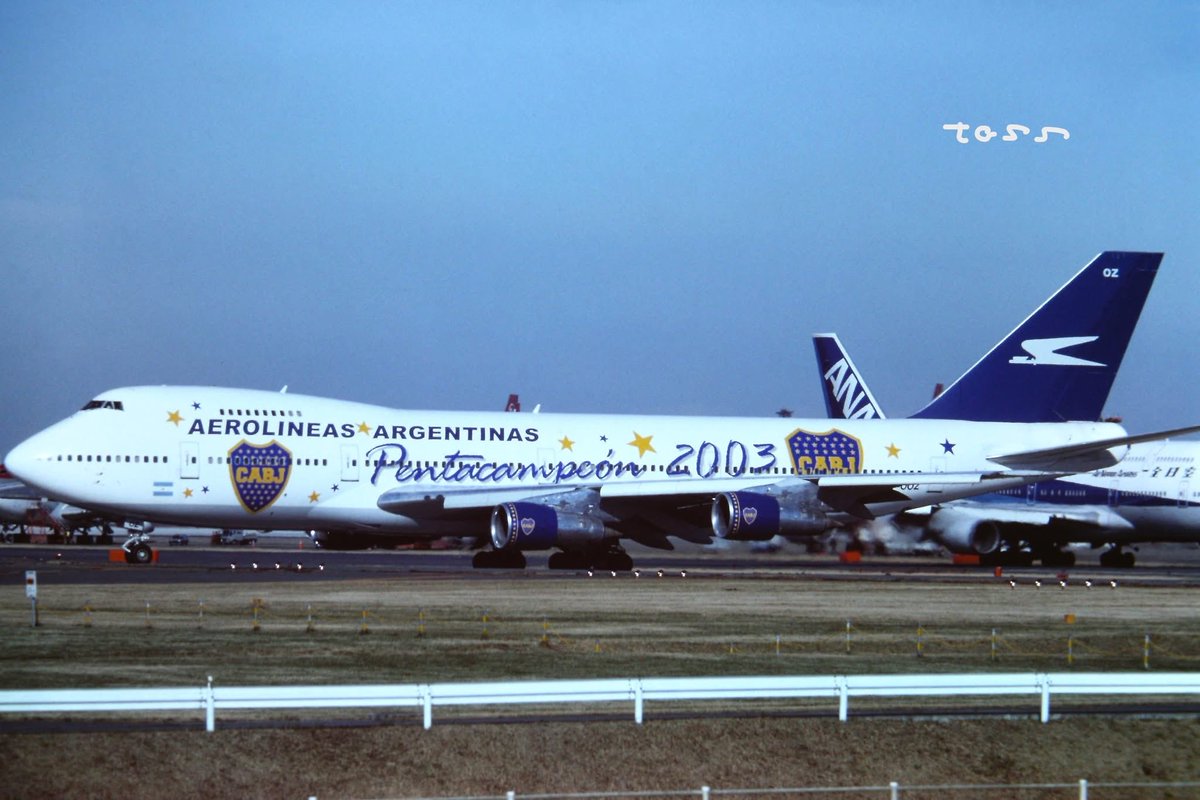 n194at's tweet image. Aerolineas  Argentinas 
Boeing 747-287B LV-OOZ
NRT/RJAA Tokyo Narita Airport
December 16, 2003
Photo credit tassさん 
#AvGeek #Aviation #Airline #AvGeeks #Boeing #B747 #QueenOfTheSkies #AerolineasArgentinas #NRT #Tokyo #Narita