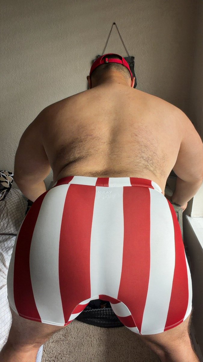 teerofinale's tweet photo. Got some new @meatsportsclub shorts :3 https://t.co/VizldR8mXn
