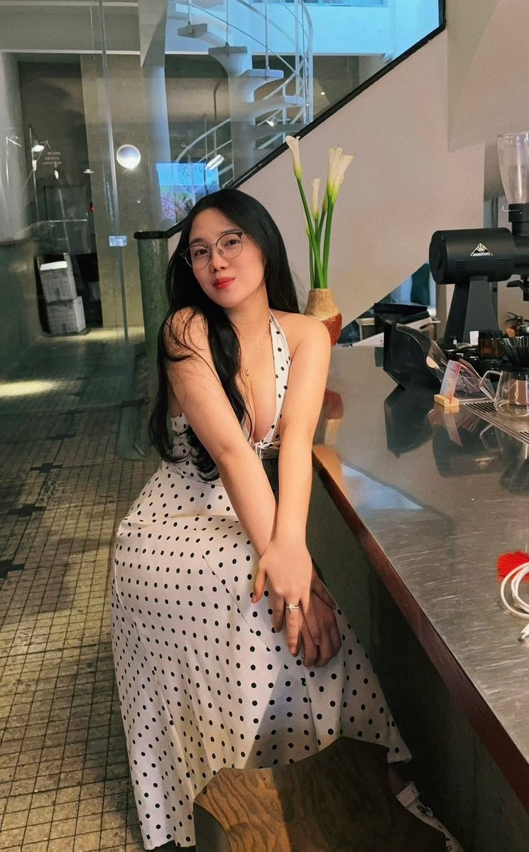 Gái đẹp showbiz tweet media