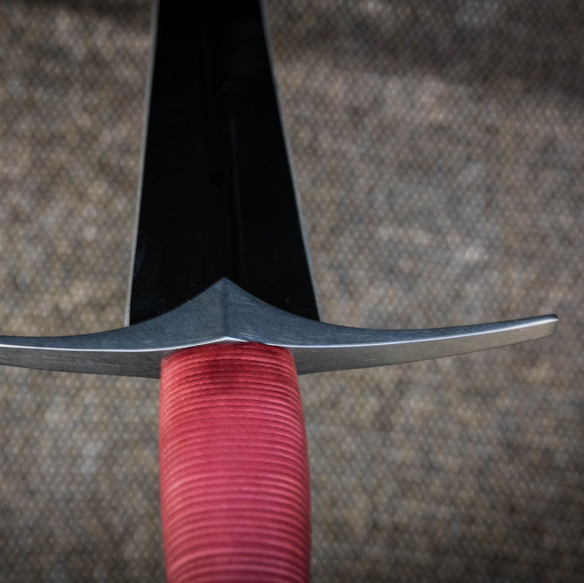 CASIberia's tweet image. ⚔️️ Arm Yourselves! 

kingston-arms.com/products/atrim… 

Designed by legendary sword maker, Angus Trim, our Arming Sword is the epitome of linear perfection in sword design. Balanced and sharp for cutting and thrusting. Experience this legendary steel for youself!

#medievalsword #knight