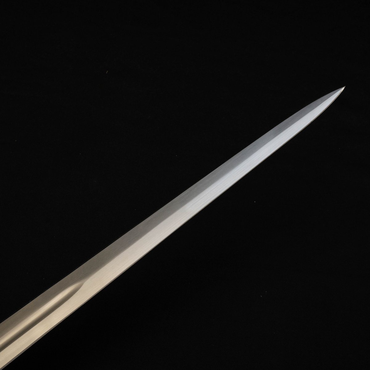 CASIberia's tweet image. ⚔️️ Arm Yourselves! 

kingston-arms.com/products/atrim… 

Designed by legendary sword maker, Angus Trim, our Arming Sword is the epitome of linear perfection in sword design. Balanced and sharp for cutting and thrusting. Experience this legendary steel for youself!

#medievalsword #knight
