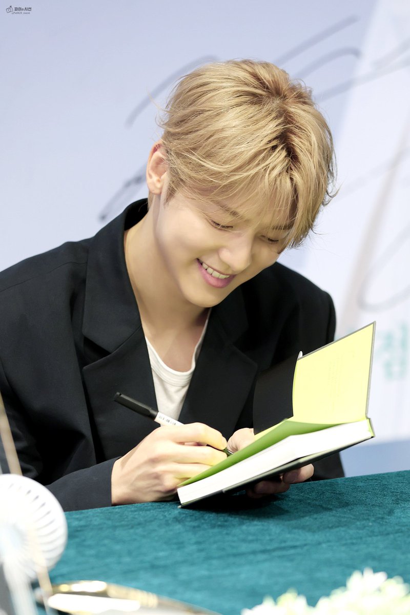 📷 파이의 시선 tweet media