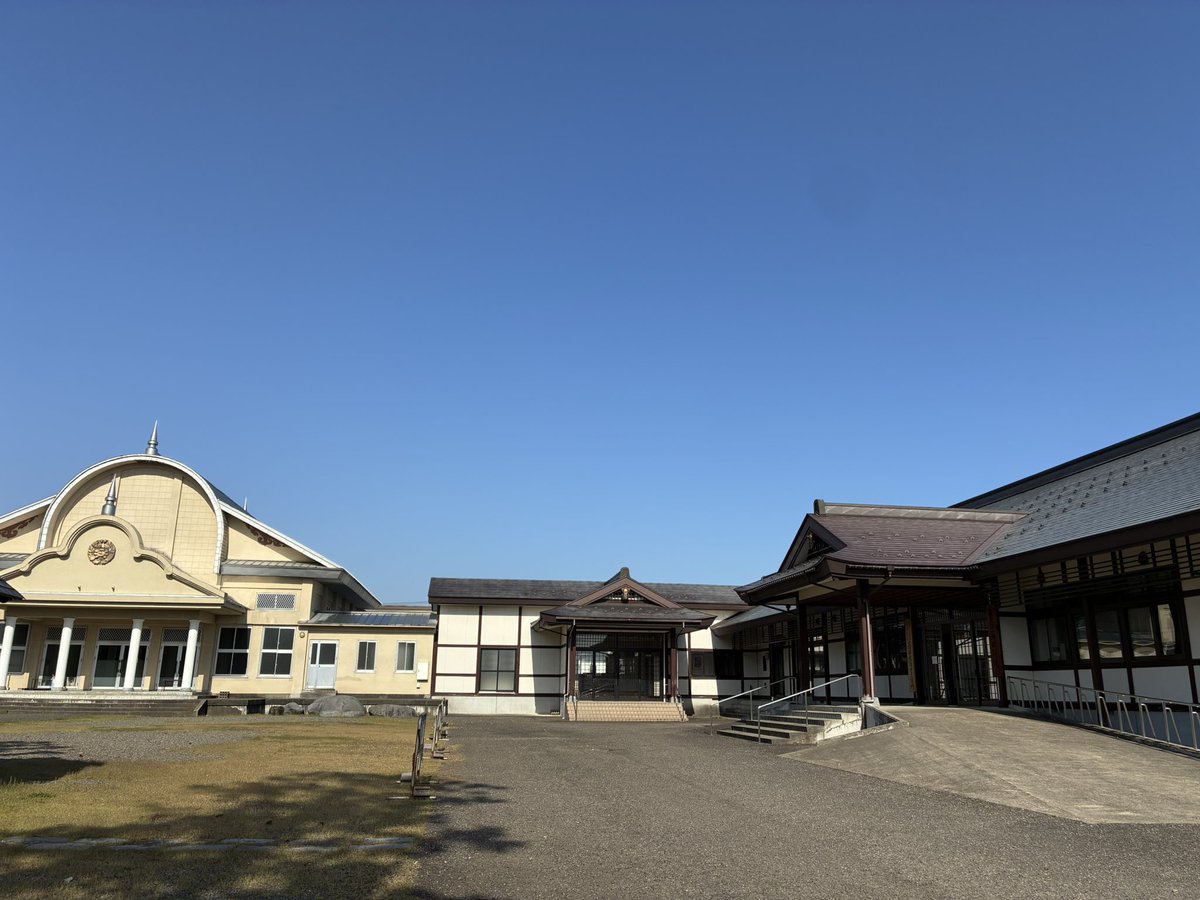 おはようございます
今日はこちらのお寺さんでお煎茶の春の茶会があります
青空でよかった☀️