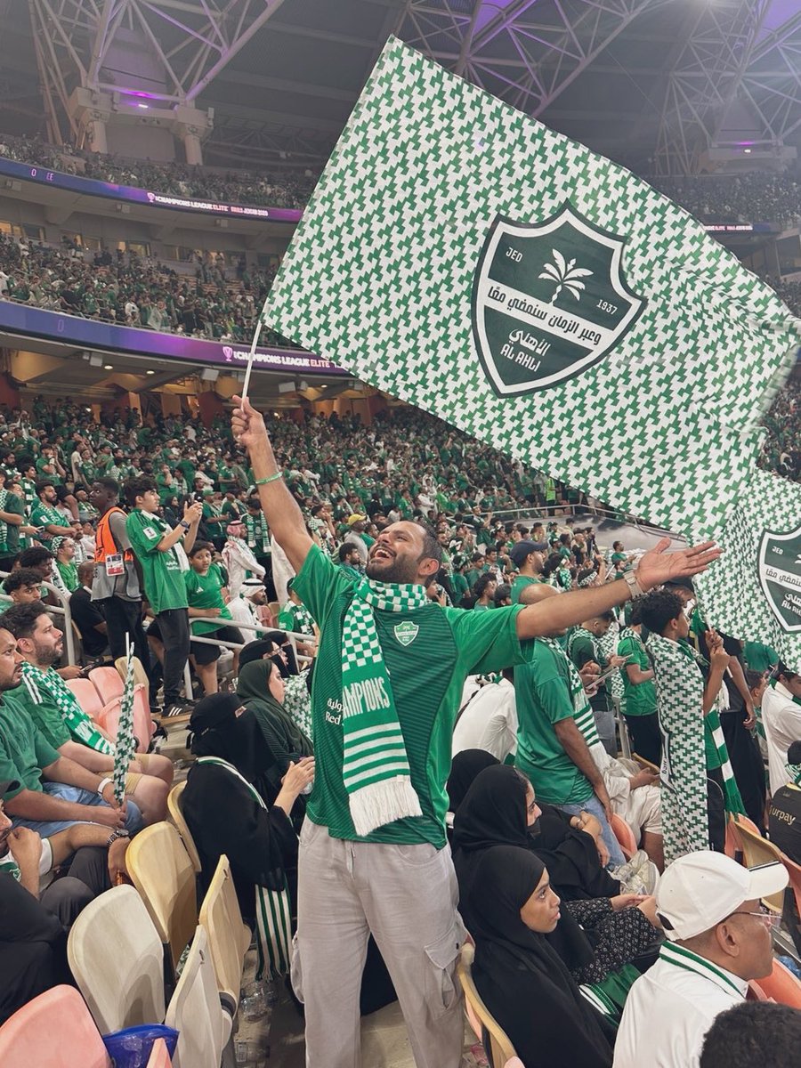 Alraqi_2011's tweet photo. اسيا تخضع للملكي للمره الثانيه 

الف الف مبرووكك ي ملوكك ي نخبوويين 💚💚🏆🏆

#الاهلي #الاهلي_بطل_النخبة_الآسيويه https://t.co/b9qs4ZEPzM
