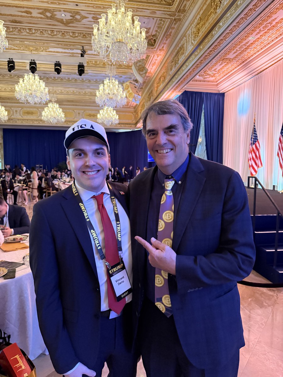Vinman's tweet photo. What an amazing day at Mar-a-Lago!! Bright future ahead for $TRUMP !! 🚀📈💰
@realbillzanker @TimDraper @APompliano @realDonaldTrump https://t.co/wVIa7qEfkD