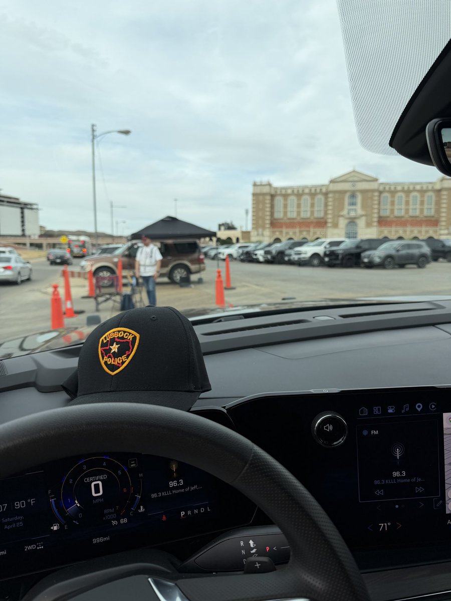 BergenLPD's tweet photo. @KAMCNews We are…be safe everyone! 🎸🤠 https://t.co/r6BtY0wgJP