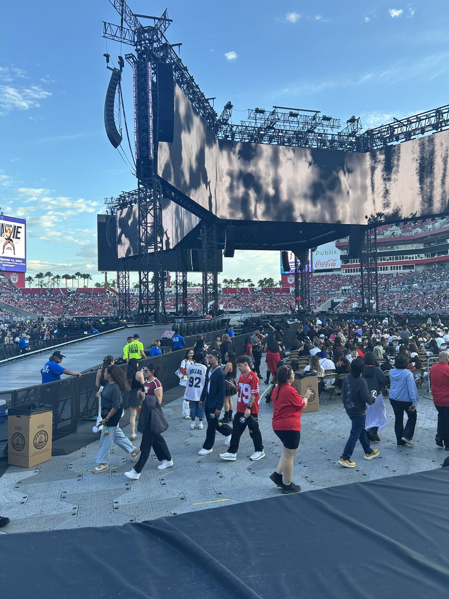 Baby J⁷ was blessed by Hobi tweet media