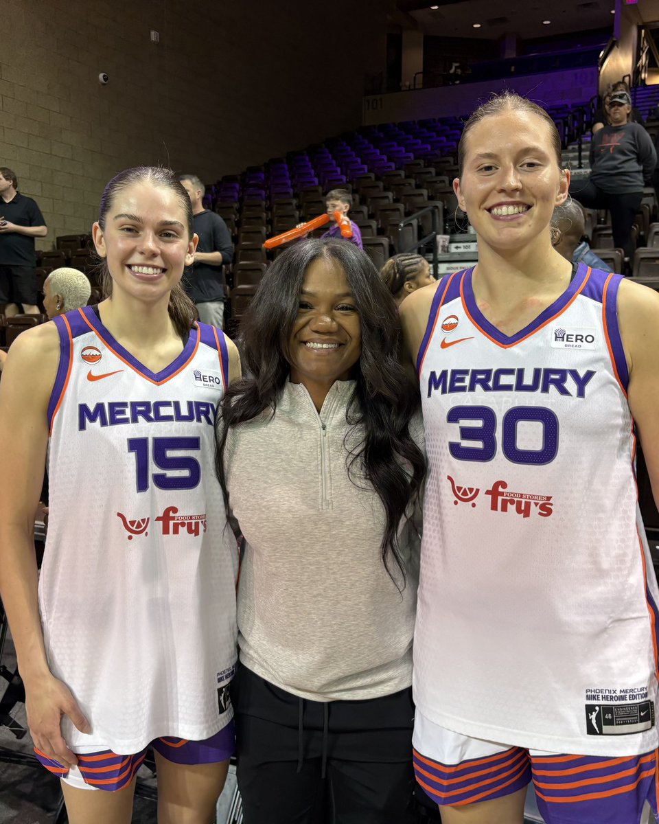 Amazing to see our Jays doing their thing in the <a href="/WNBA/">WNBA</a>! 

#ProJays x <a href="/PhoenixMercury/">Phoenix Mercury</a>