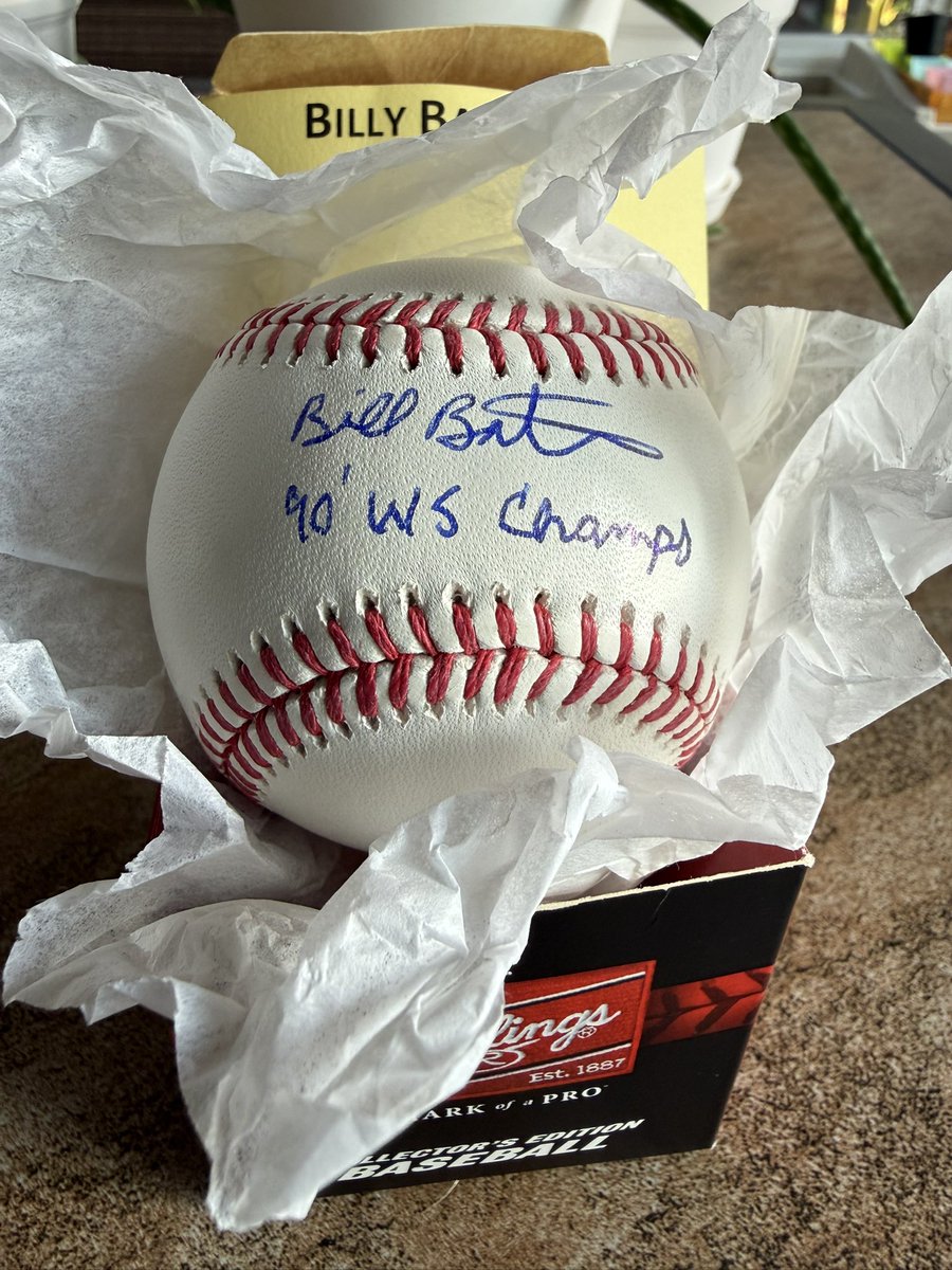bjmcphillips65's tweet image. Met Billy Bates from the 90 WSChamps at the Moeller card show today. Ball turned out great. Go Reds! #Reds #90WSChamps #WireToWire