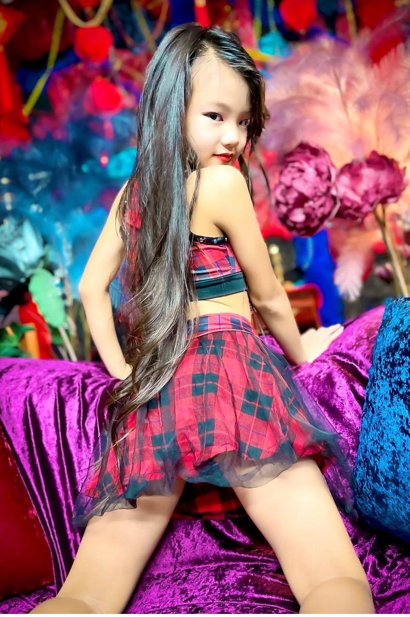 OnlyChansJP's tweet image. #fashion #heels #tween #schoolgirls #js4 #js #jc