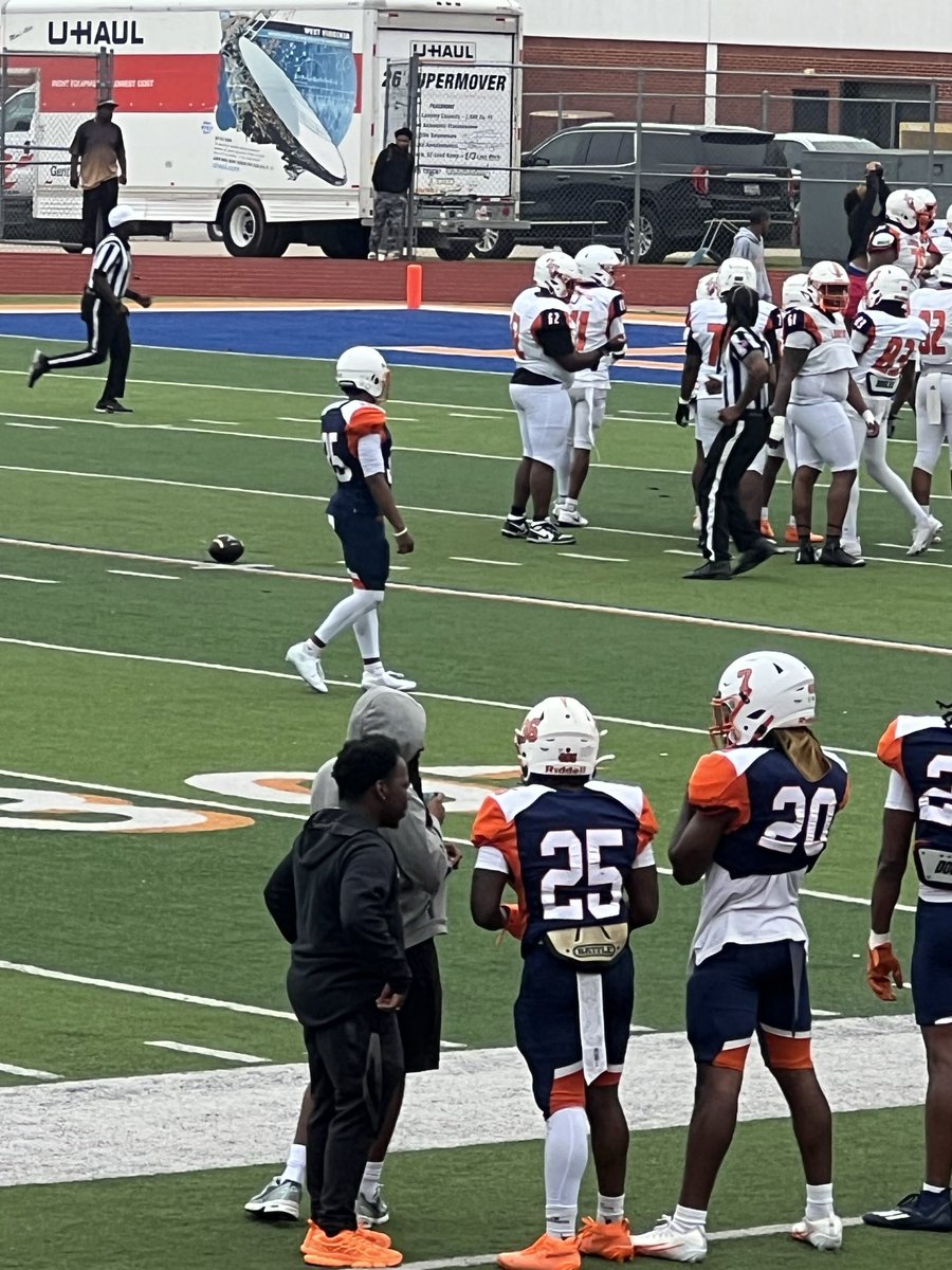R_Puck1's tweet photo. Took his first year off to focus on school and was presented with the opportunity to return. 

Starting from the bottom and working his way back up. Glad to see him back on the field. 

Keep grindin, Son!!

@MichealPuckett_ 
@RaShaunPuck https://t.co/HyB8CPpJvi