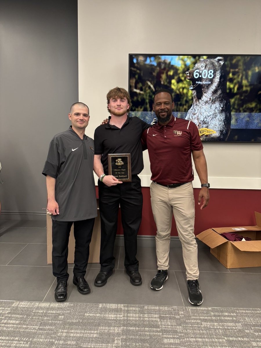 stevenburk28's tweet photo. Blessed to be apart of this team and sharing this with my brother makes it that much sweeter. Also honored be voted as a 2x Captain for the upcoming season. 
Go bears! 🐻🎱 https://t.co/rL1uWjWEXj