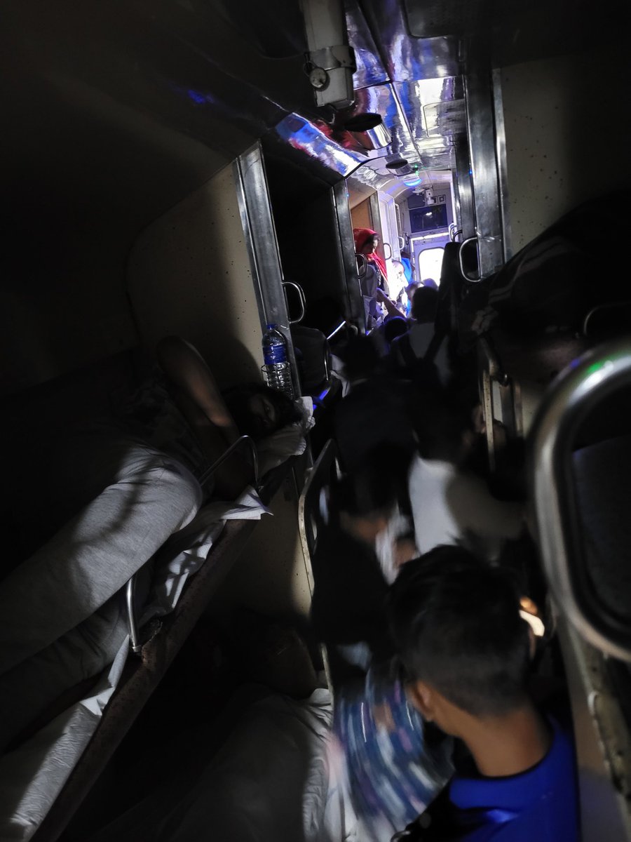Rick555Rick's tweet photo. Train 12504 Bengaluru Humsafar General like situation in 3A coaches. Multiple ticketless passengers. Please help. @RailMadad @railcomplaint @indianrailway__ 4am. 26/04/26 https://t.co/S0DXeMVUn4