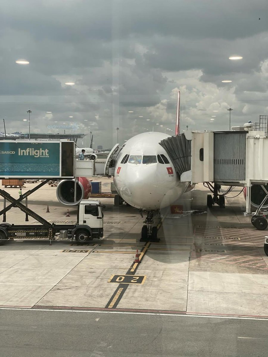 ＡＥＲＯＮ tweet media