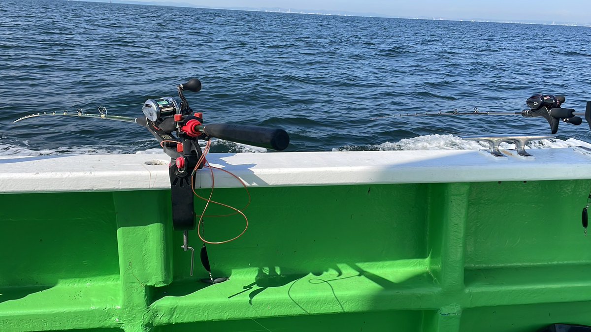 コロ助 tweet media