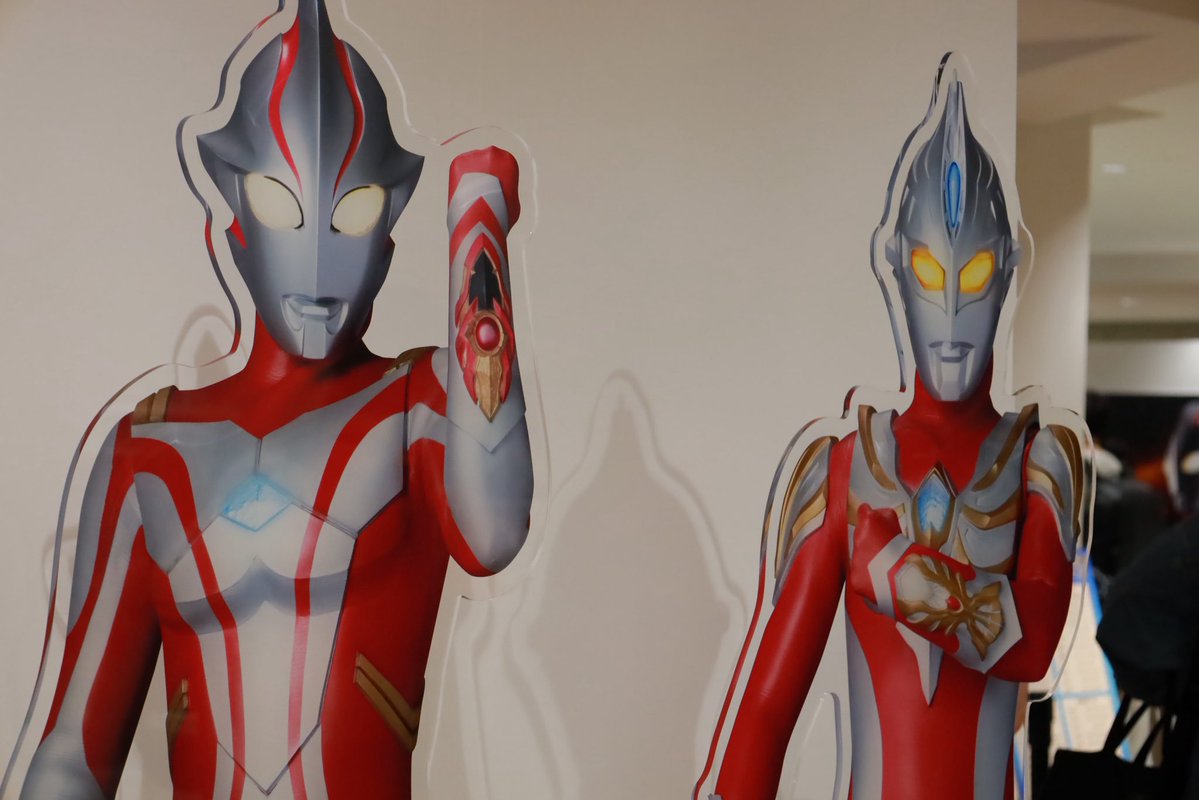 20万のアクスタなんて今後手に入れることも見る事もないと思うのでしっかり見てきました