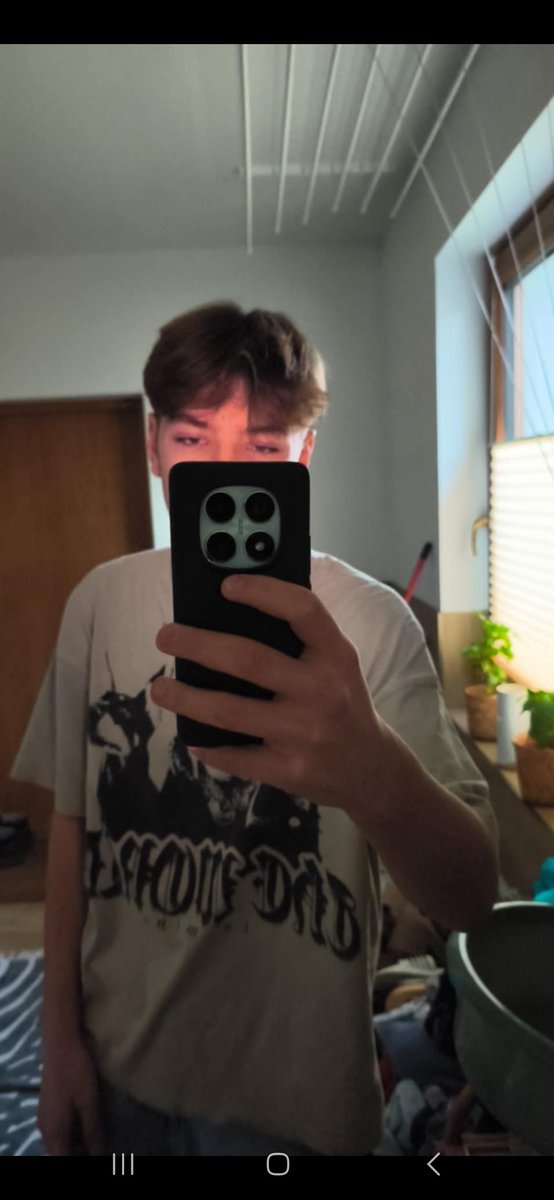 Alexader6969's tweet photo. @momofnbr1_ Is that Josh? https://t.co/dT4K2UdWlz