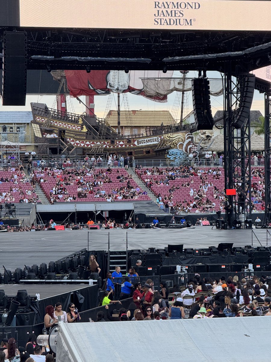 Haze⁷ ⟭⟬ 🐳🌙 🍉 ECHO ✨ tweet media