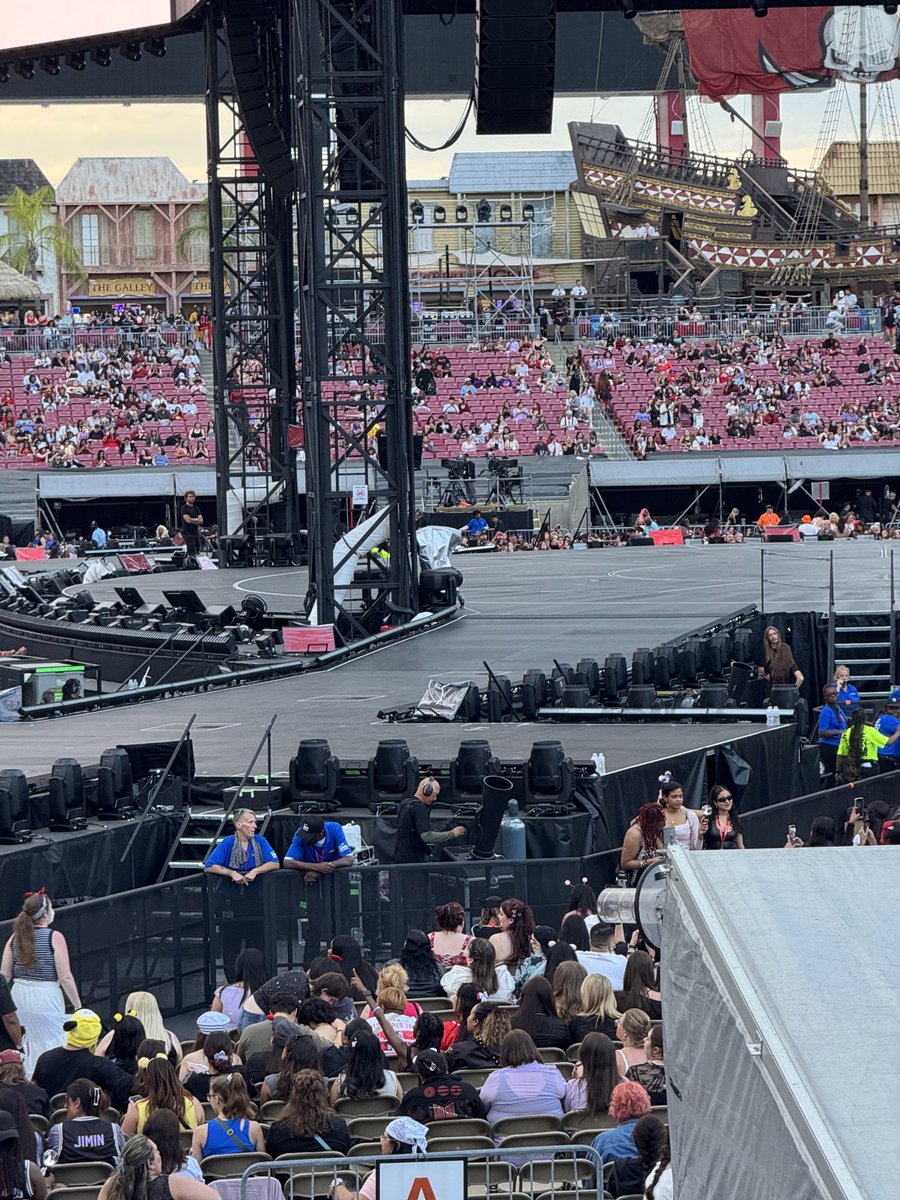 Haze⁷ ⟭⟬ 🐳🌙 🍉 ECHO ✨ tweet media