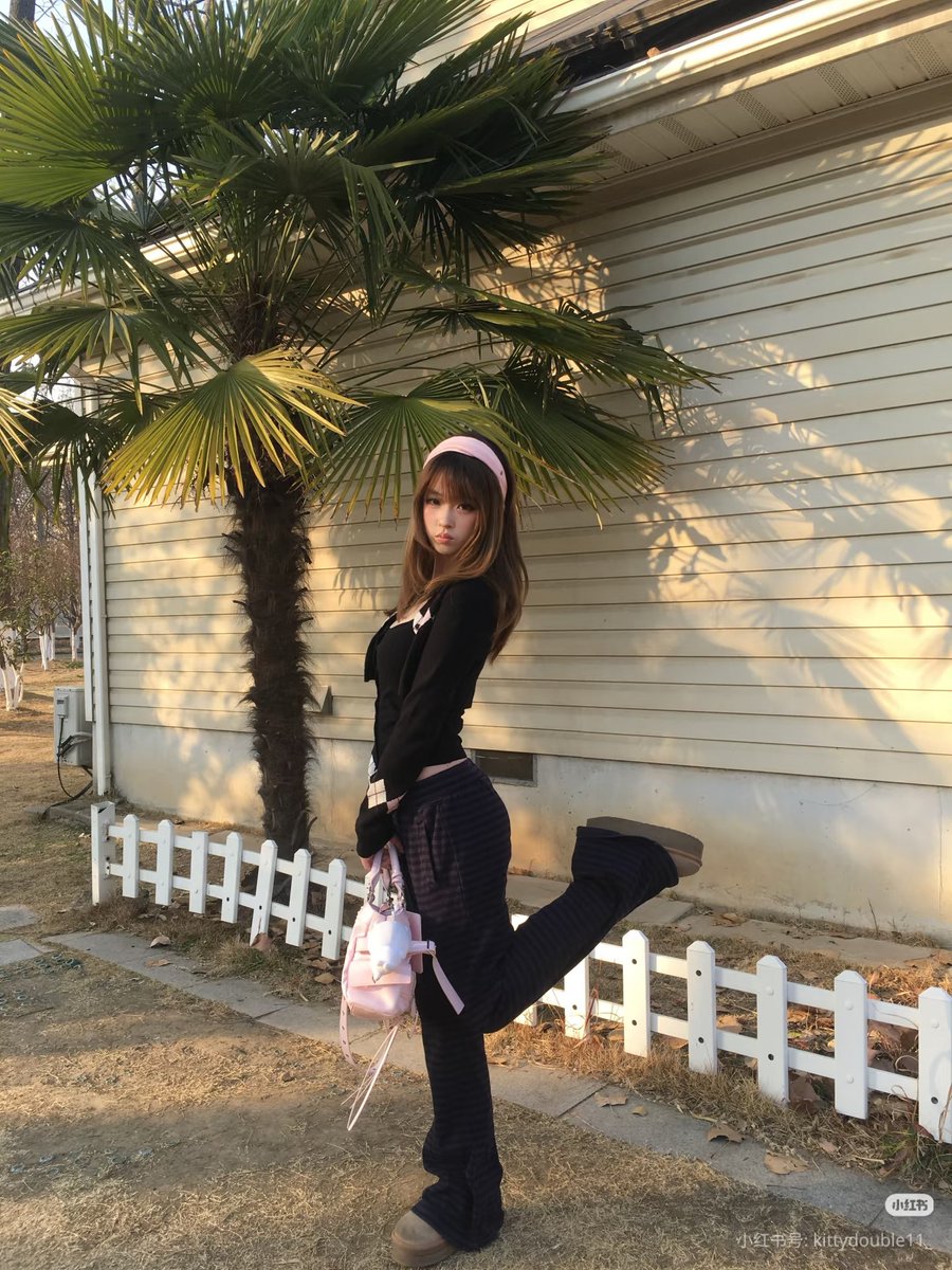 𝐌illy 𝖳hompson tweet media