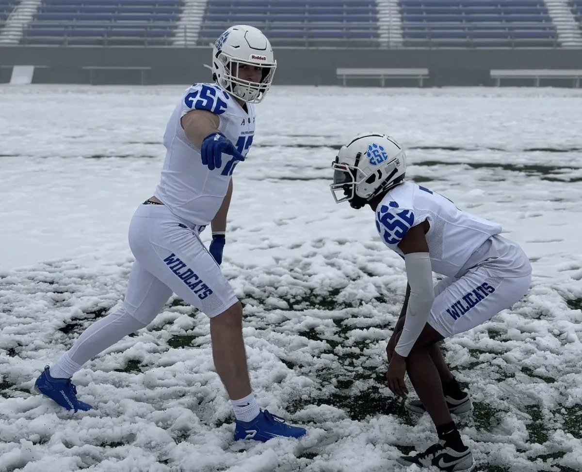 LosTalksPats's tweet image. The #Patriots are signing Culver-Stockton College WR Kyle Dixon as an undrafted free agent, per @by_JBH.

The 6’4, 215-pound receiver racked up 83 receptions for 1,282 yards last season which was third-most in the NAIA.