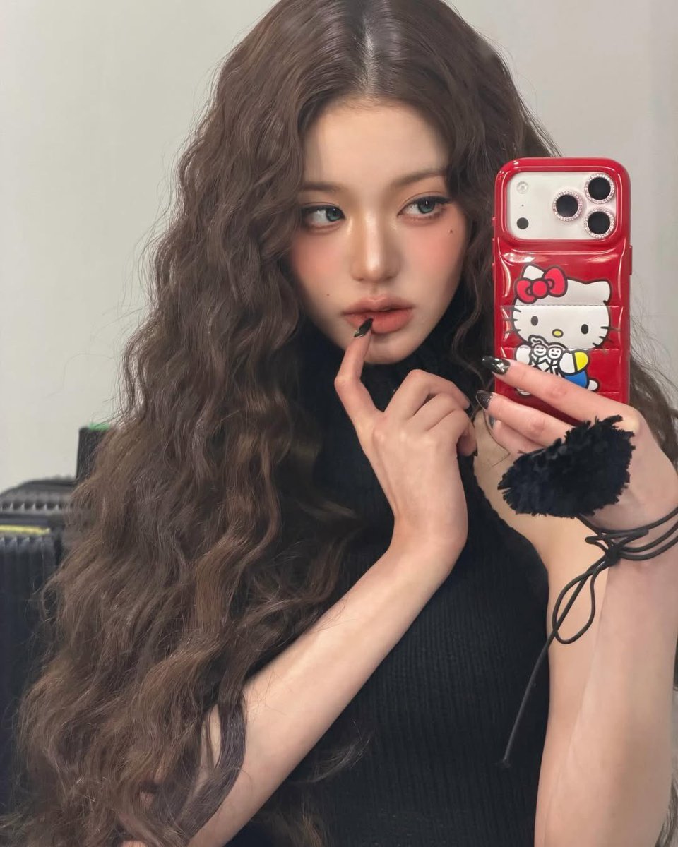 gınɑ ៹ 원영 tweet media