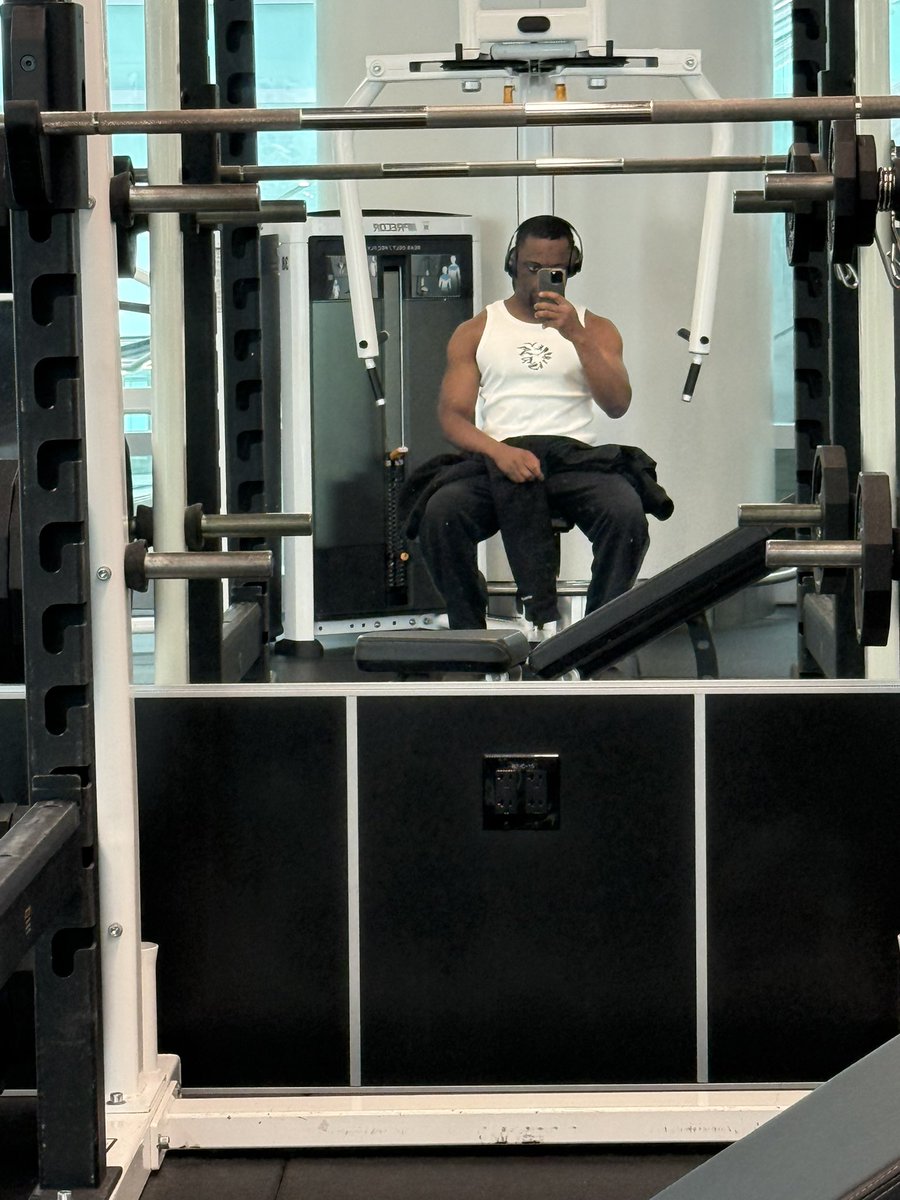 Lotanna Ezeike (YC W26) 💳 tweet media