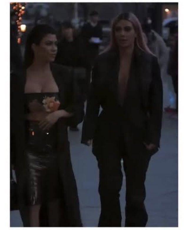 venilathunda's tweet photo. @holly4brav0 mind you, this was HER OUTFIT that she thought was better than theirs? the fuck https://t.co/0la9r5A7fL