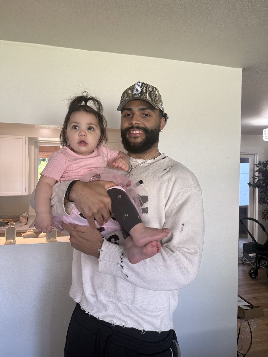 Quentinmoore88's tweet image. AGTG.❤️ Wouldn’t have wanted to spend the day w anyone else anywhere else! #RaiseHail.