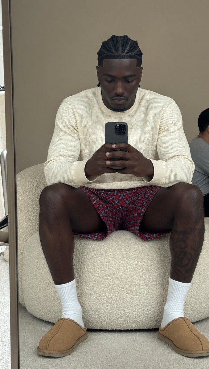 rolandnoirr's tweet image. what type of content should I make?

#search #influencer