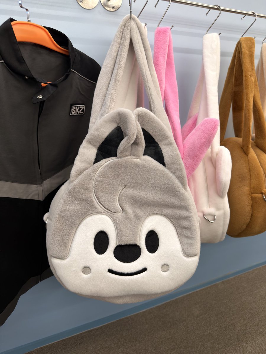 🐺📧║Merches do Wolf Chan na POP-UP Store 