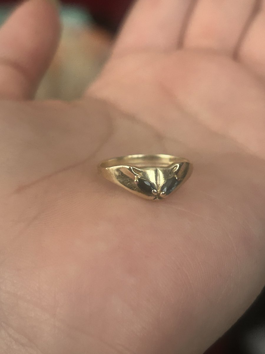 My aunt gifted me a ring and it reminded me sooo much of Haruka it