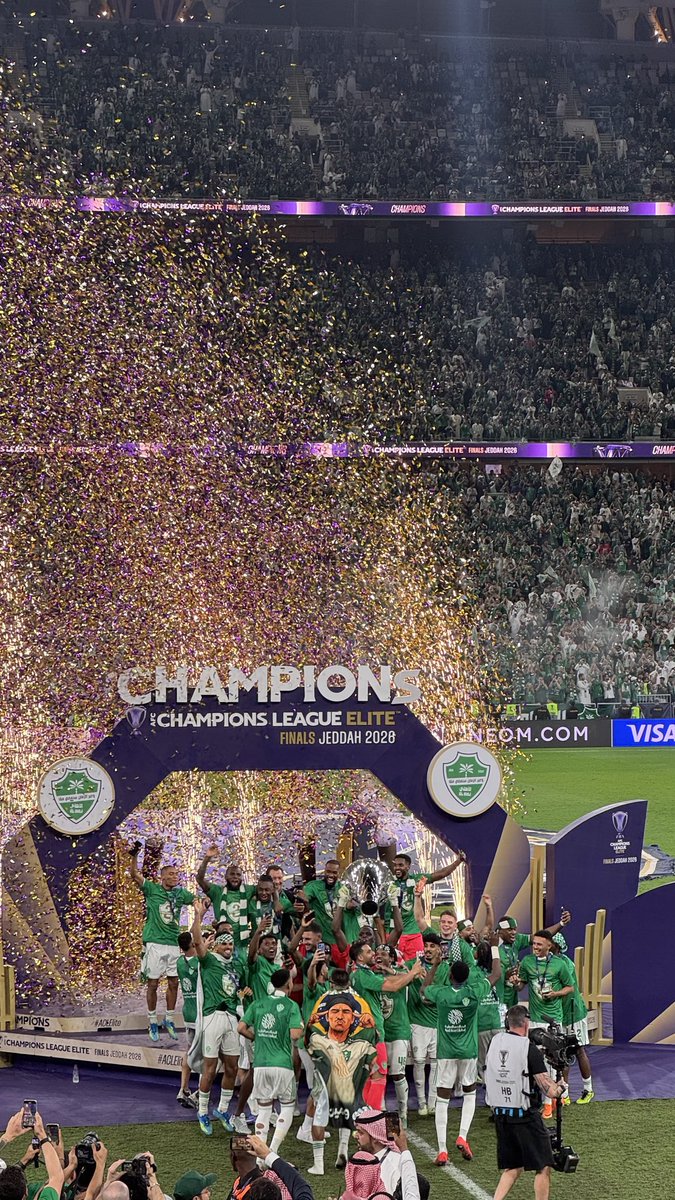 i_Amjad_i's tweet photo. الحمدلله، الف مبروك للملكي 💚🏆 https://t.co/DrpumcIfTk