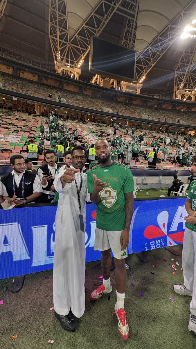 i_Amjad_i's tweet photo. الحمدلله، الف مبروك للملكي 💚🏆 https://t.co/DrpumcIfTk