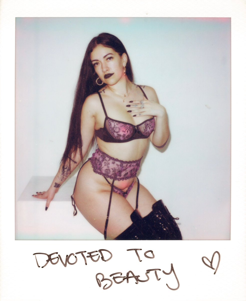 Gia 💋 tweet media