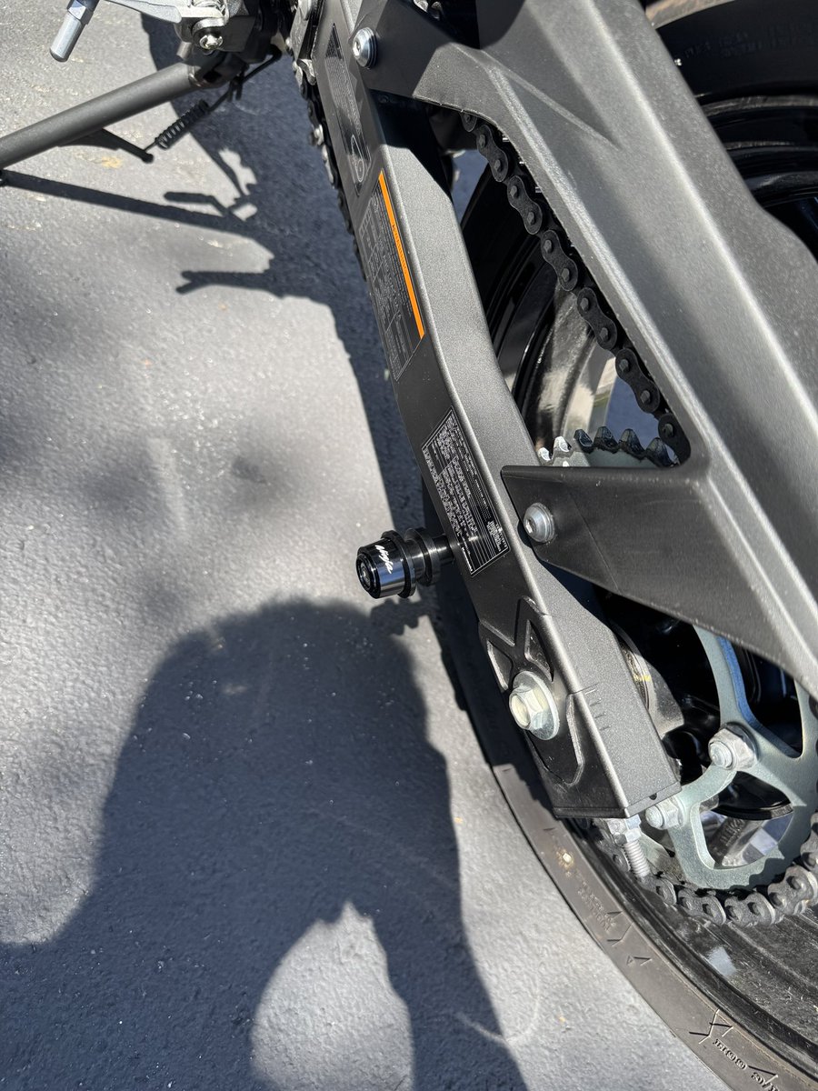 Barksie_'s tweet photo. Washed the bike up and put on new pads and swing arm spools https://t.co/pFjN4E7caV