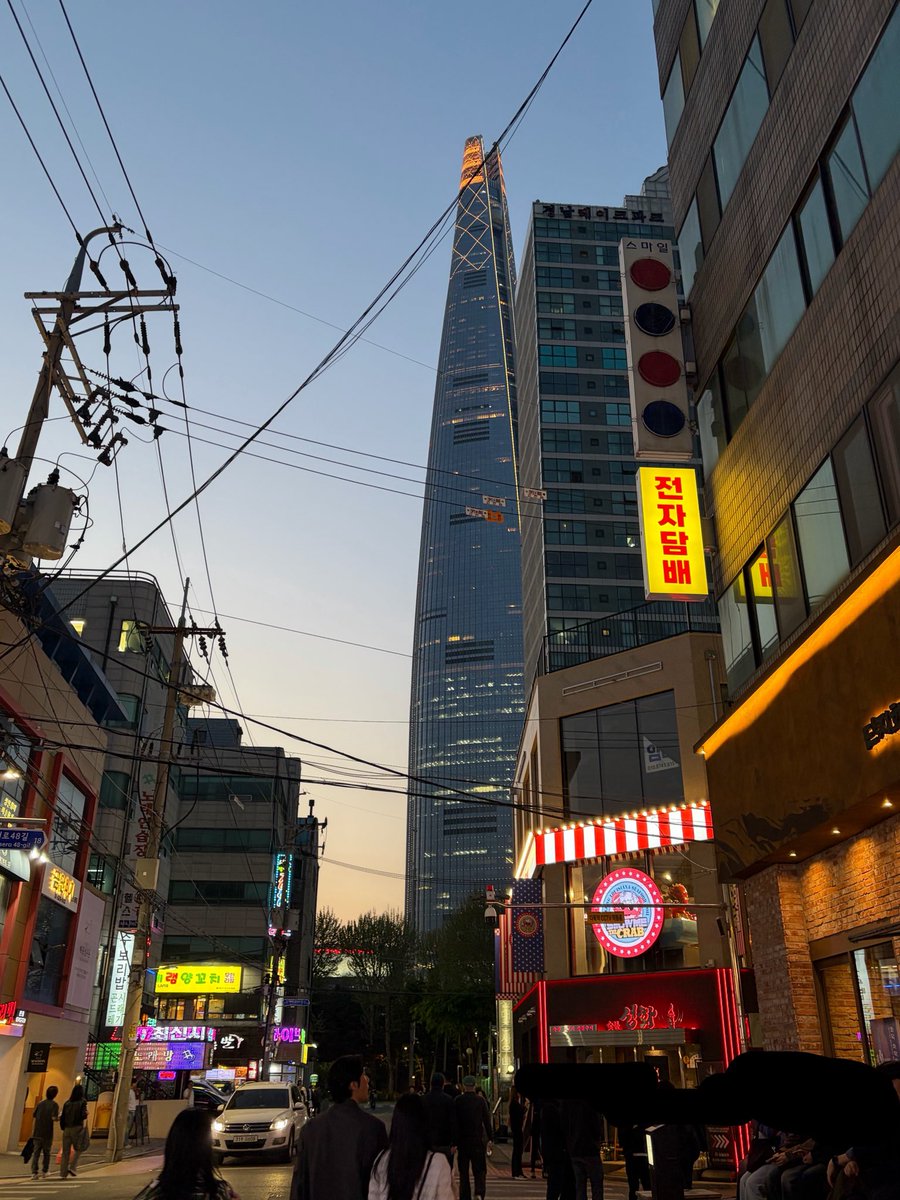 리리 tweet media
