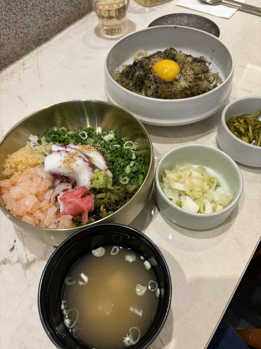 리리 tweet media
