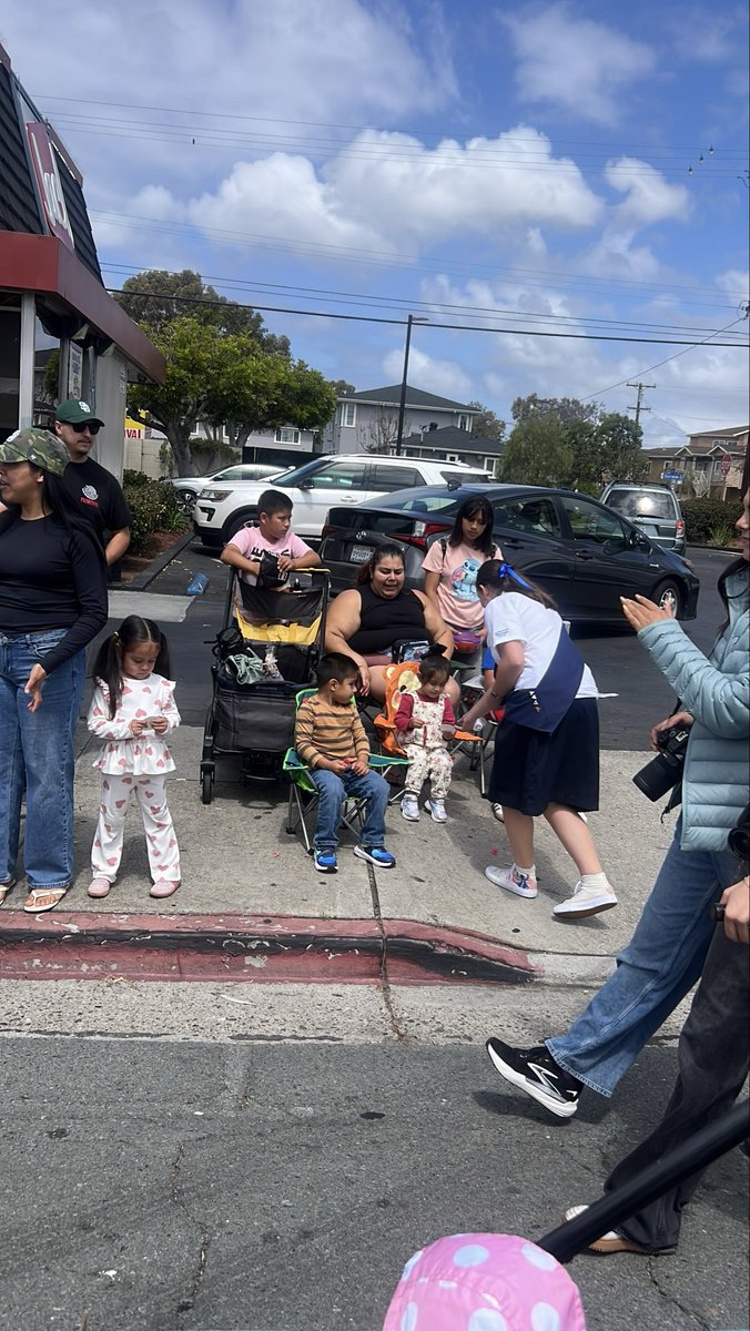 AHGCa1603's tweet photo. Such a great opportunity to outreach in Linda Vista today at the Linda Vista Multicultural parade in San Diego. Representing our Charter @CRBaptistChurch https://t.co/d96SclfoGG
