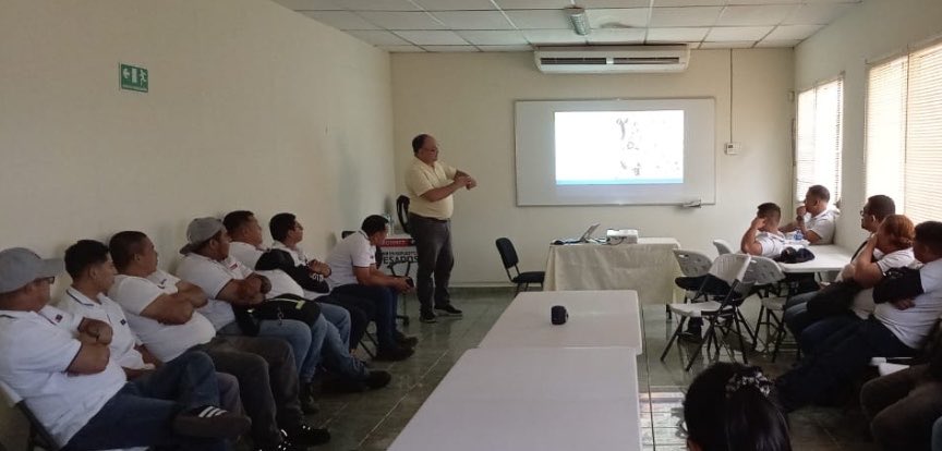 Finalizando un ciclo de dos bonitos meses llenos de aprendizaje

Hay empresas que demuestran su preocupación  por la integridad de su personal y no pasan por alto y toman muy en serio el tema de la seguridad vial.

Gracias a Transportes Pesados -Motored- por la confianza.