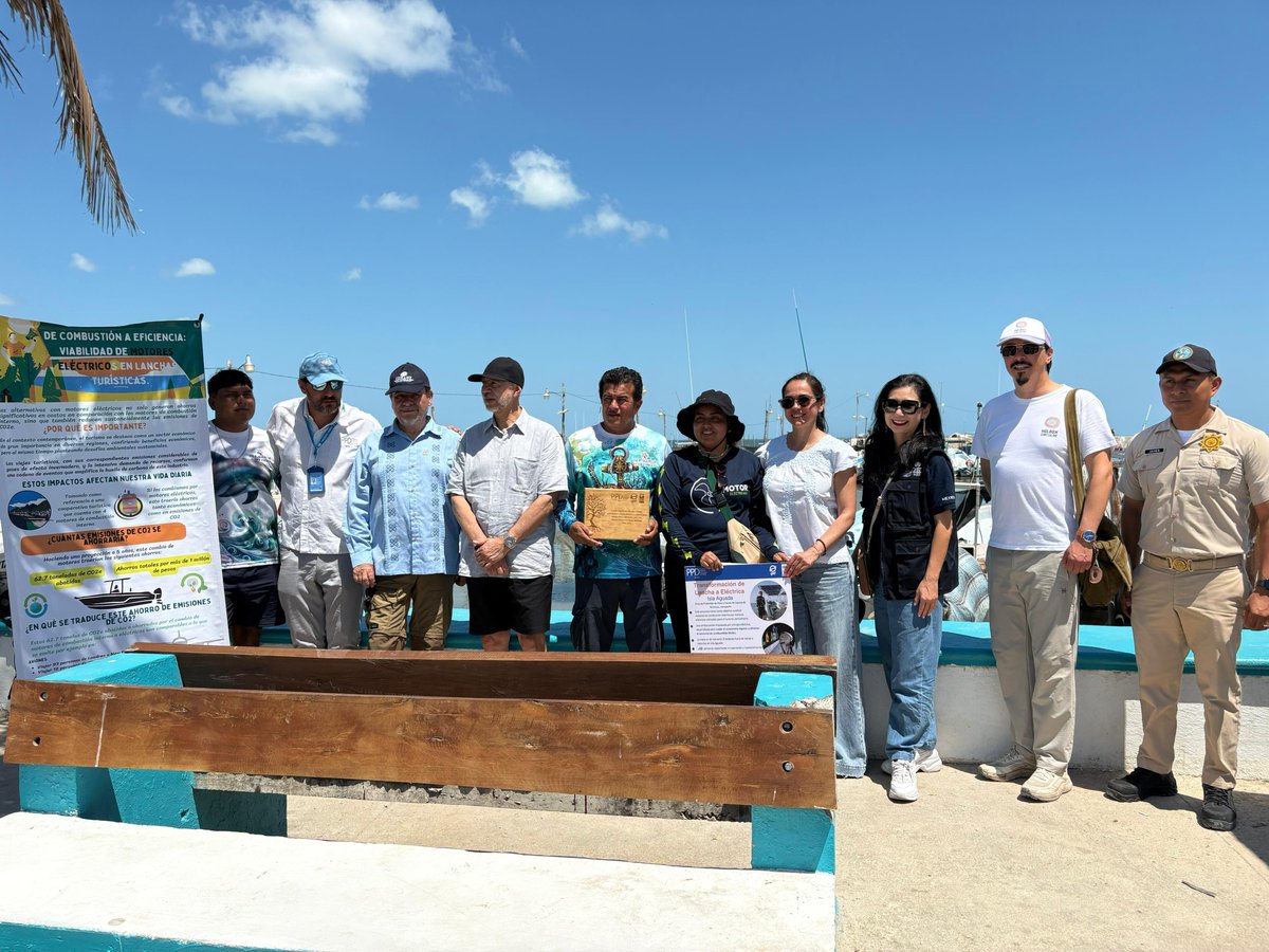 GSandovalSalas's tweet photo. En Quintana Roo visitamos iniciativas impulsadas por el @PNUD_Mexico que promueven la transición de motores de combustión a eléctricos en embarcaciones turísticas.
Estas acciones contribuyen a reducir la huella de carbono del sector y fortalecen un modelo de desarrollo más sostenible. 🌿
