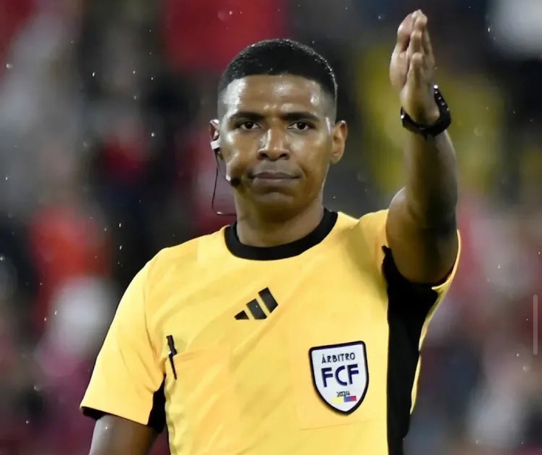 leonelcerrudo's tweet image. YA SE TIRÓ EL CLÁSICO 😡 😤  PERVERSO LO DE LUIS DELGADO AL NO COBRAR UN GOL LEGÍTIMO PARA #AMÉRICA 👹

¿Hasta cuándo van a seguir permitiendo este tipo de árbitros en un partido tan importante?