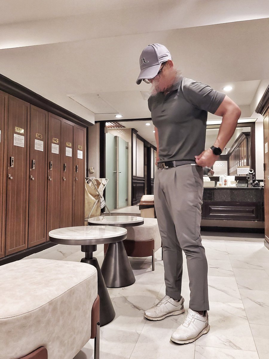 KeeB35901017's tweet photo. Monochrome🩶
แต่งแบบนี้พอใกล้เคียง daddy look มั้ย🫠
#golfforlife https://t.co/NNPbbfDbYA