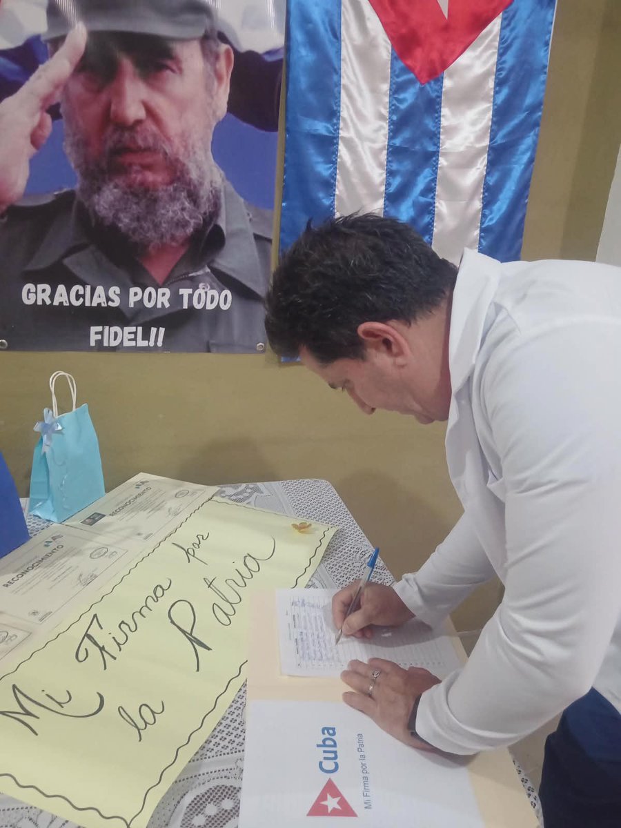 BeisyCamej89192's tweet photo. Mi FIRMA POR LA PATRIA, reafirmando que siempre defenderemos nuestra Cuba LIBRE Y SOBERANA.
#CubaVencerá 
#BMCGuatemala https://t.co/gUOGFKUWrw