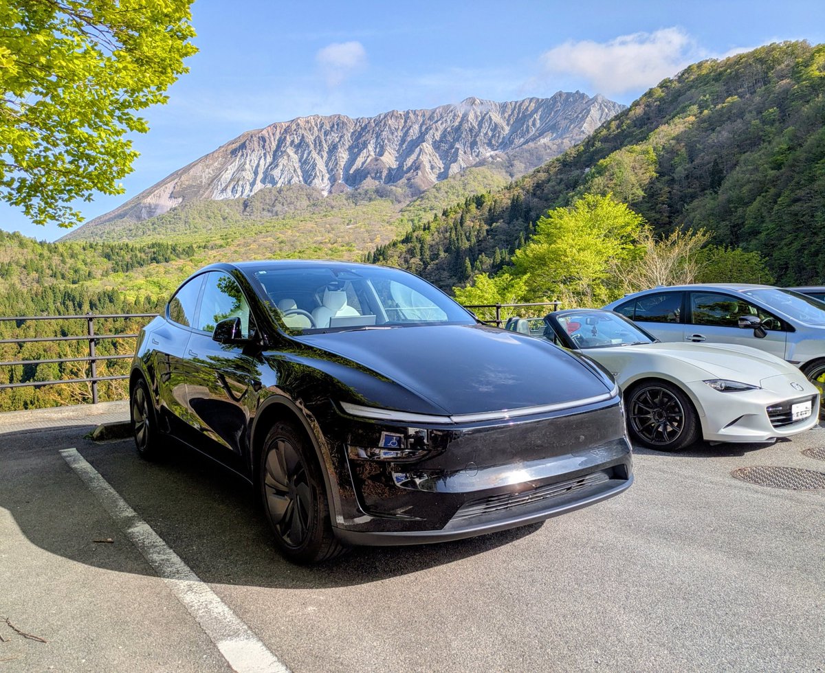 EV_LIFE_Trip's tweet image. おはようございます🌅
早朝、天気が良かったので大山までドライブしてきました😆

テスラと大山の自然が凄く溶け込んでいて想い出の写真を撮ることができて大満足でした✨️

#テスラ
#Tesla
#ジュニパー