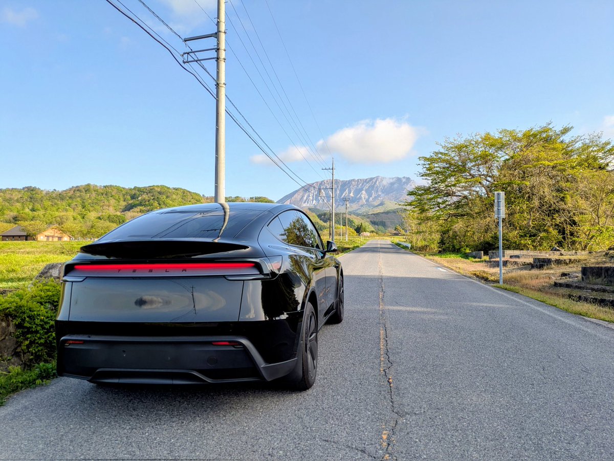 EV_LIFE_Trip's tweet image. おはようございます🌅
早朝、天気が良かったので大山までドライブしてきました😆

テスラと大山の自然が凄く溶け込んでいて想い出の写真を撮ることができて大満足でした✨️

#テスラ
#Tesla
#ジュニパー