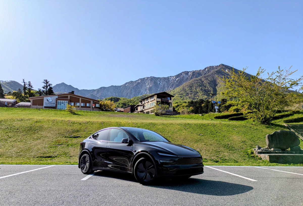 EV_LIFE_Trip's tweet image. おはようございます🌅
早朝、天気が良かったので大山までドライブしてきました😆

テスラと大山の自然が凄く溶け込んでいて想い出の写真を撮ることができて大満足でした✨️

#テスラ
#Tesla
#ジュニパー