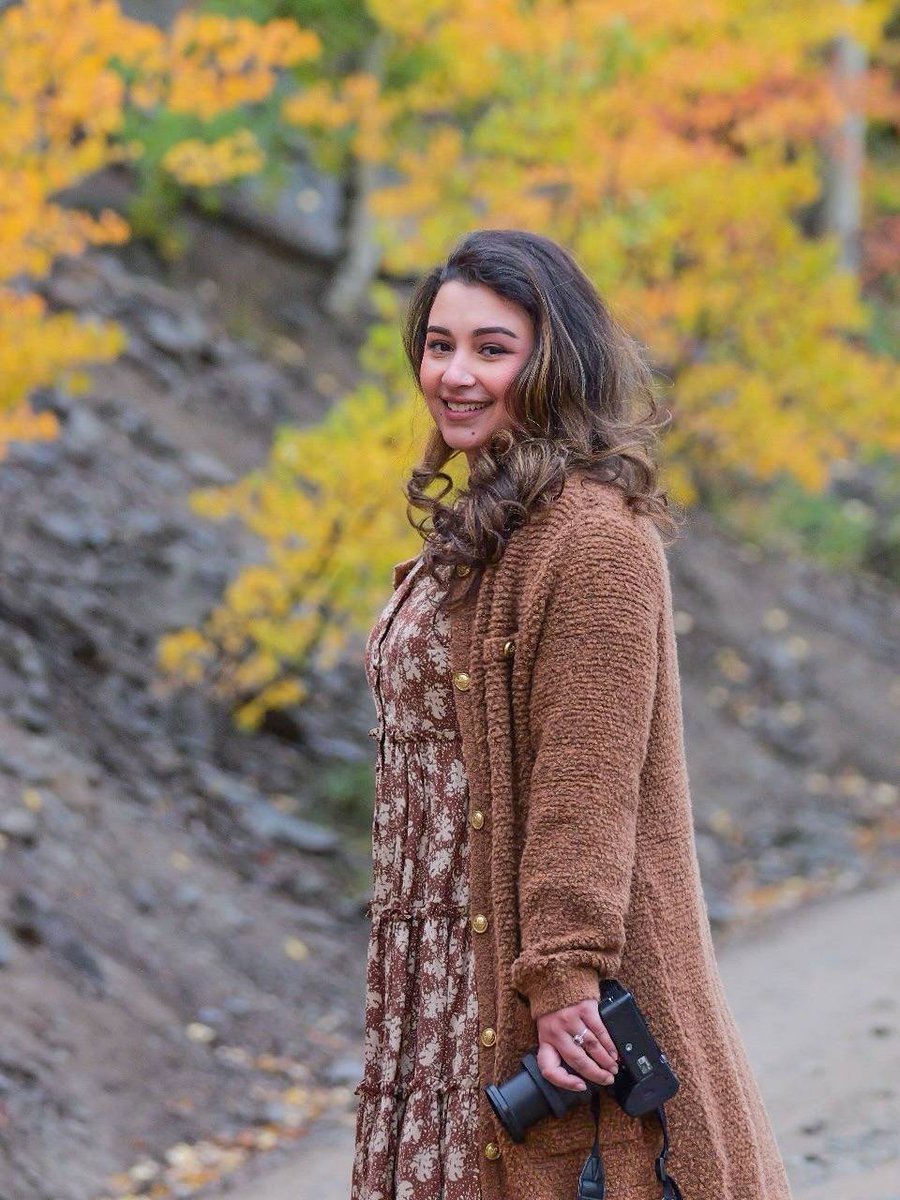 sana09hj's tweet image. #AutumnVibes #FallFashion #NatureLover #PhotographyMood Feeling cozy and happy amidst the fall colors🥰😉