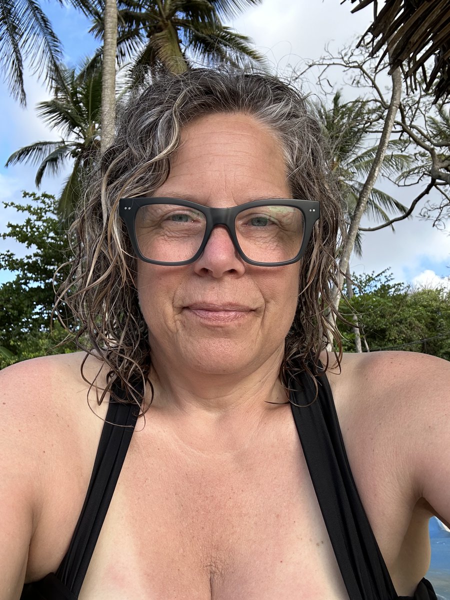 MoxeeBeMe tweet media